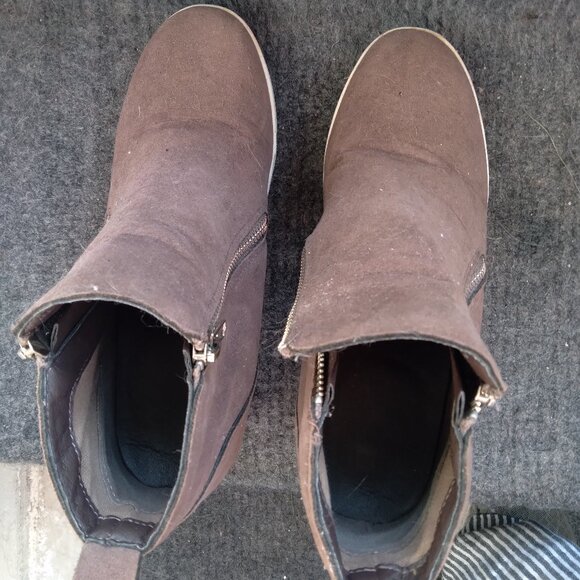 LIGHT BROWN HIGH-TOP SHOE ANKLE BOOT FAUX LEATHER ZIPPERS SIZE 7.5 - Picture 2 of 8